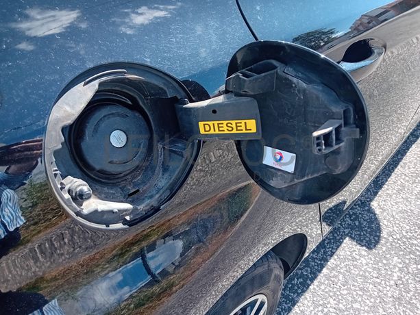 Peugeot 308 · Ano 2015