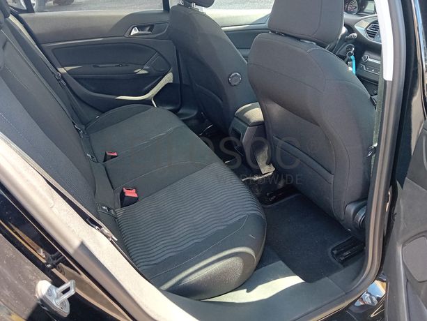 Peugeot 308 · Ano 2015