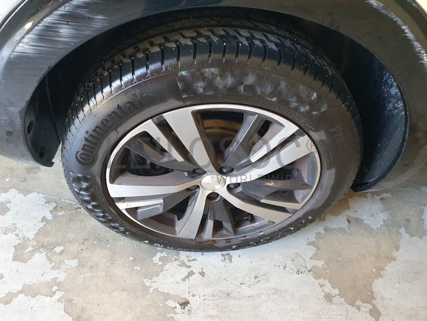 Peugeot 5008 · Ano 2017