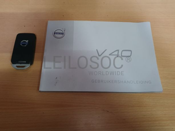 Volvo V40 · Ano 2015