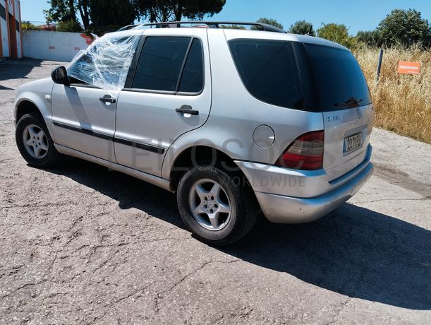 Mercedes-Benz ML 270 · Ano 2000