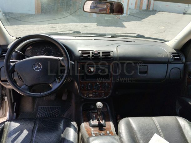 Mercedes-Benz ML 270 · Ano 2000