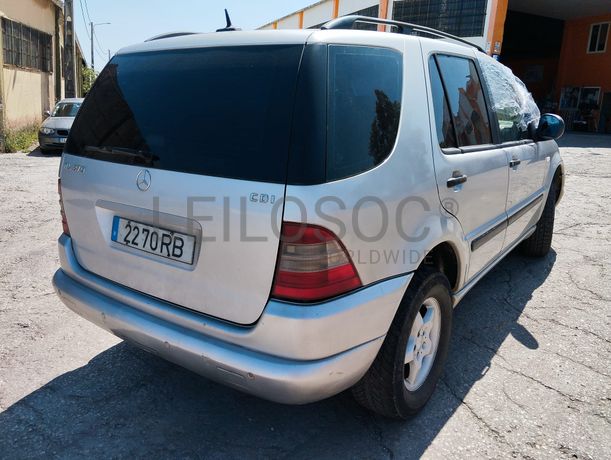 Mercedes-Benz ML 270 · Ano 2000