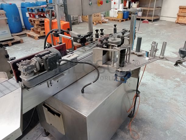 Máquina de rotulagem + Capsuladora semiautomática