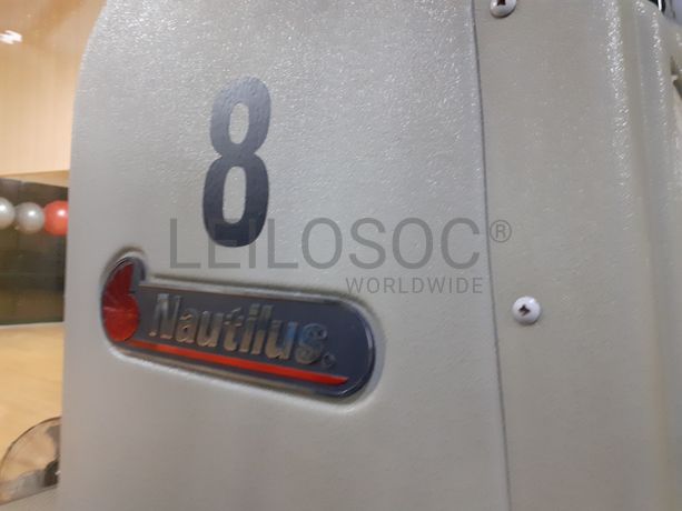 Máquina de Elevações e Dips assistidas