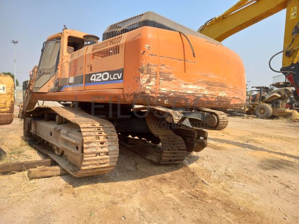 Escavadoras de Rastos (45T) DOOSAN S-420 LC-V