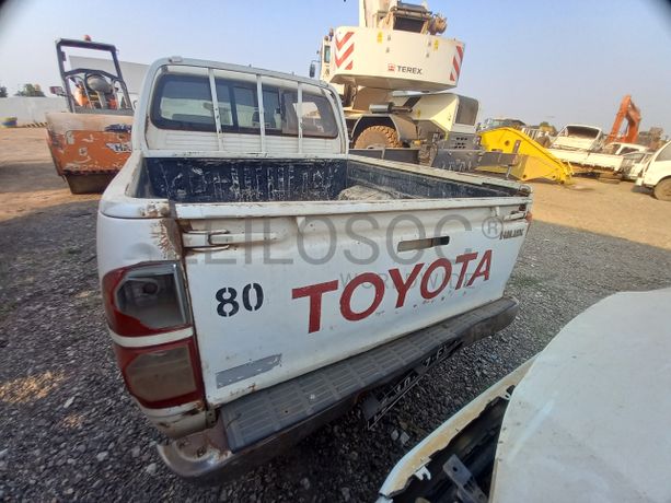 TOYOTA HILUX 4X4 CD STD 5L