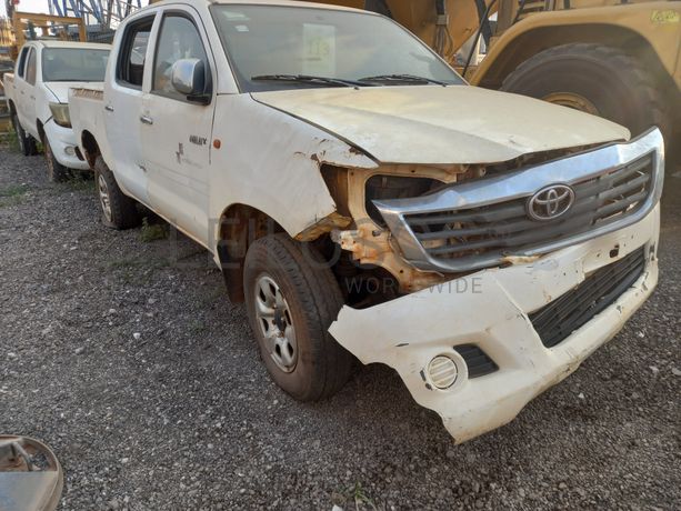 TOYOTA HILUX 4X4 CD STD 5L
