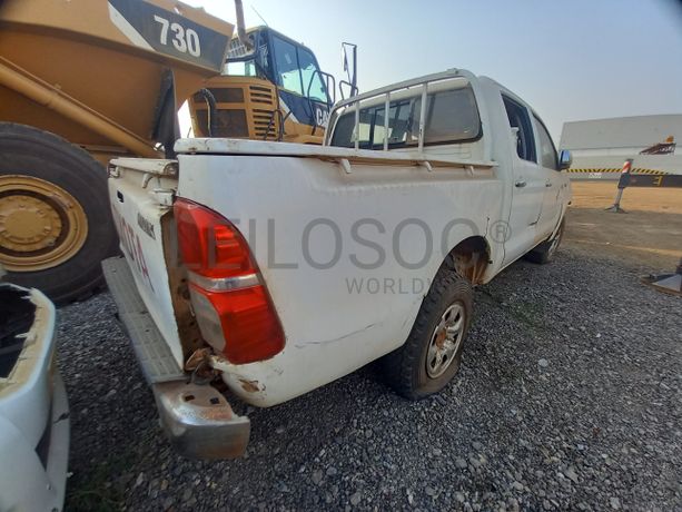 TOYOTA HILUX 4X4 CD STD 5L