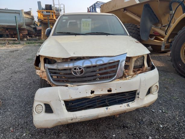 TOYOTA HILUX 4X4 CD STD 5L