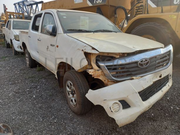 TOYOTA HILUX 4X4 CD STD 5L