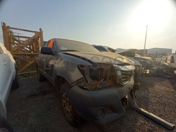 TOYOTA HILUX 4X4 CD STD 5L