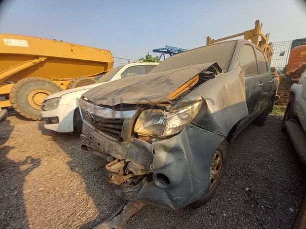 TOYOTA HILUX 4X4 CD STD 5L