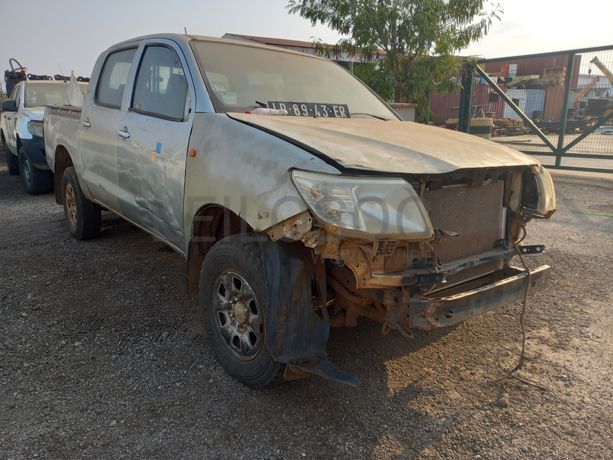 TOYOTA HILUX 4X4 CD STD 5L