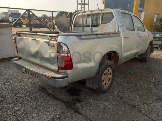 TOYOTA HILUX 4X4 CD STD 5L