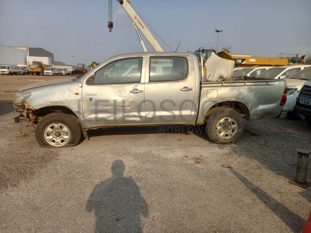TOYOTA HILUX 4X4 CD STD 5L