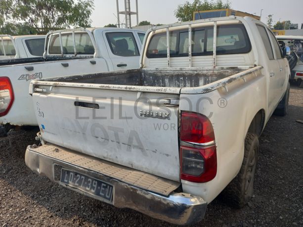 TOYOTA HILUX 4X4 CD STD 5L