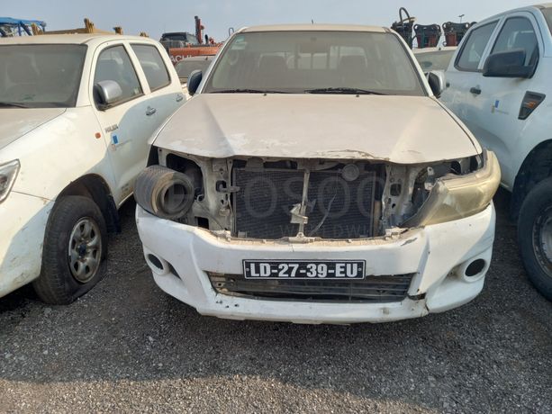 TOYOTA HILUX 4X4 CD STD 5L