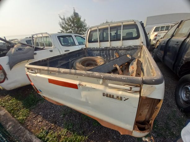 TOYOTA HILUX 4X4 CD STD 5L