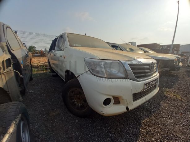 TOYOTA HILUX 4X4 CD STD 5L