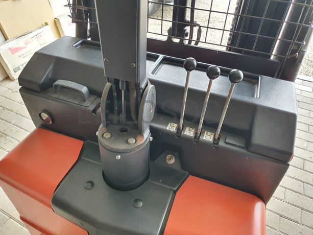 Stacker Retrátil BT RWE 120 · Ano 2012