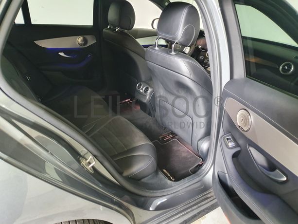 Mercedes-Benz C300 DE AMG Night Edition · Ano 2020