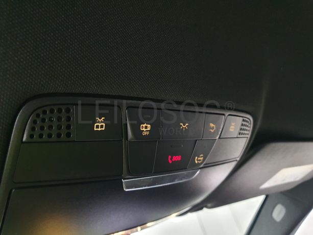 Mercedes-Benz C300 DE AMG Night Edition · Ano 2020