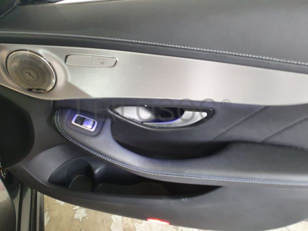 Mercedes-Benz C300 DE AMG Night Edition · Ano 2020