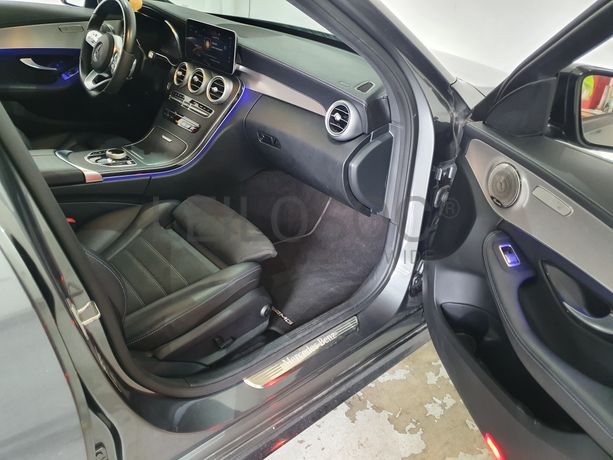 Mercedes-Benz C300 DE AMG Night Edition · Ano 2020
