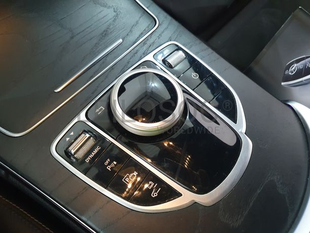 Mercedes-Benz C300 DE AMG Night Edition · Ano 2020