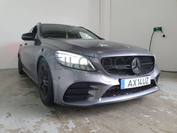 Mercedes-Benz C300 DE AMG Night Edition · Ano 2020