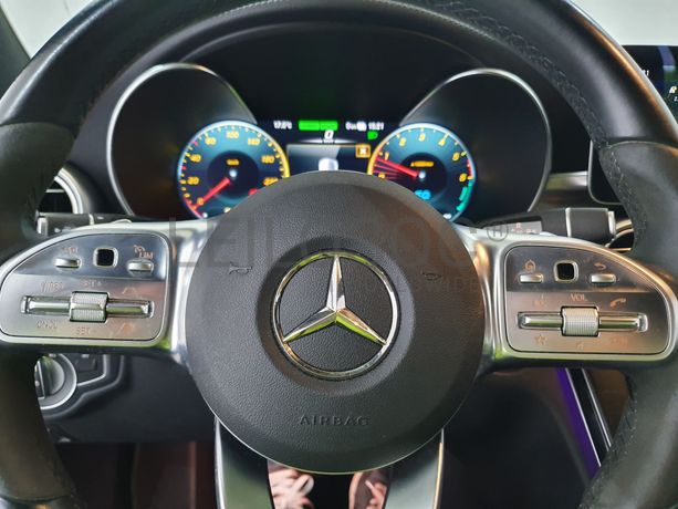 Mercedes-Benz C300 DE AMG Night Edition · Ano 2020