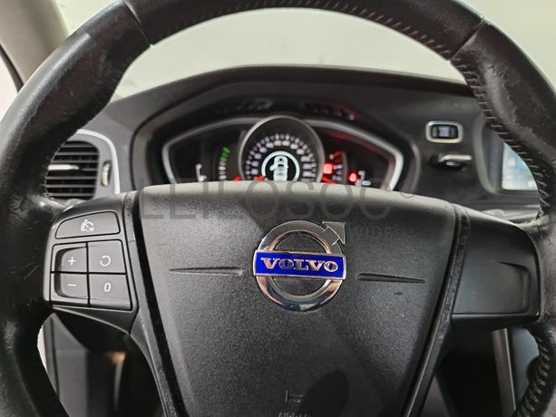 Volvo V40 2.0D · Ano 2016