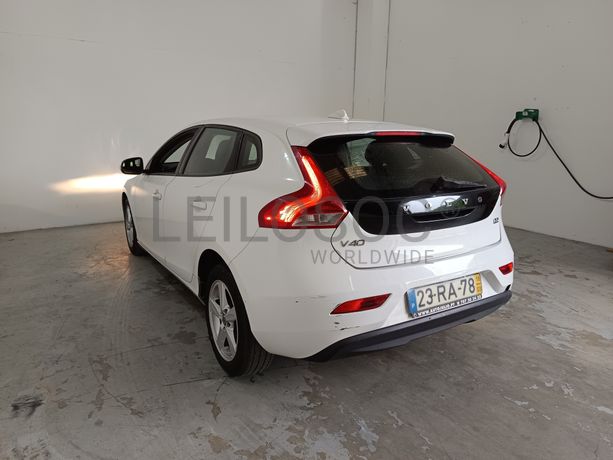 Volvo V40 2.0D · Ano 2016