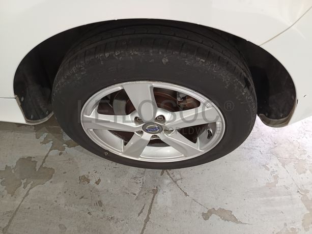 Volvo V40 2.0D · Ano 2016