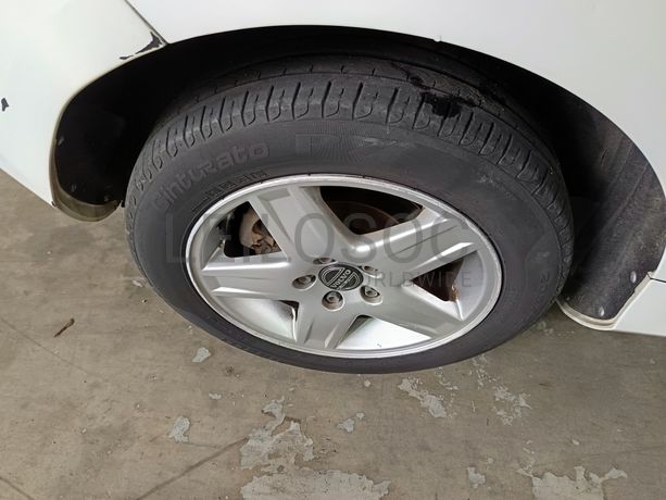 Volvo V40 2.0D · Ano 2016