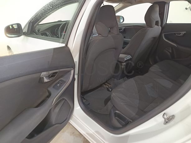 Volvo V40 2.0D · Ano 2016