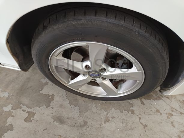 Volvo V40 2.0D · Ano 2016