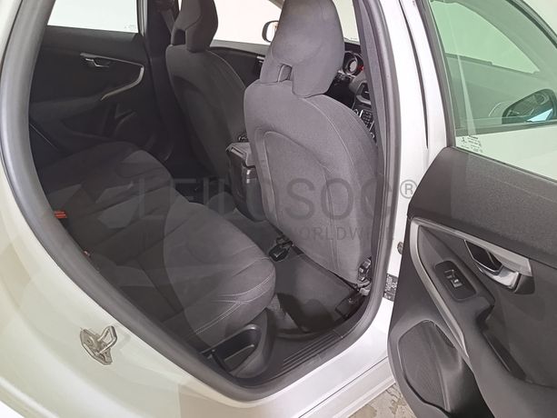 Volvo V40 2.0D · Ano 2016