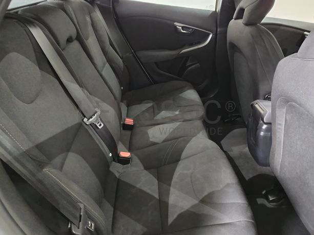 Volvo V40 2.0D · Ano 2016