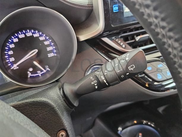 Toyota C-HR 1.8 Hybrid Comfort+Pack Style · Ano 2019