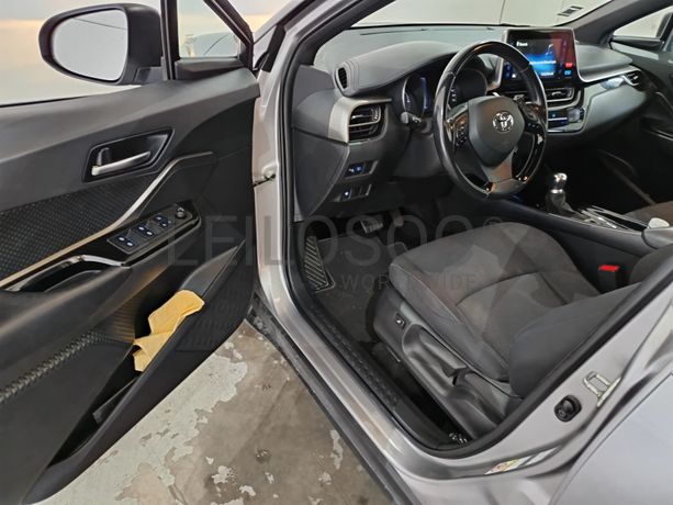 Toyota C-HR 1.8 Hybrid Comfort+Pack Style · Ano 2019