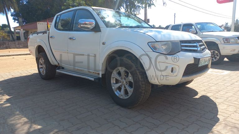 Mitsubishi Triton 2.5 HP · Ano 2015