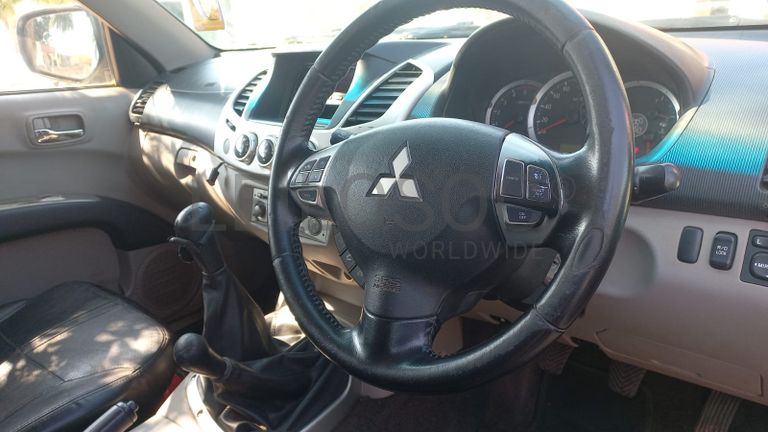 Mitsubishi Triton 2.5 HP · Ano 2015