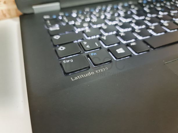 Portátil Dell Latitude E7270