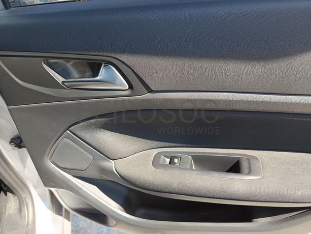 Peugeot 308 · Ano 2014