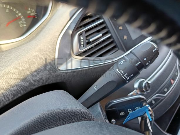 Peugeot 308 · Ano 2014