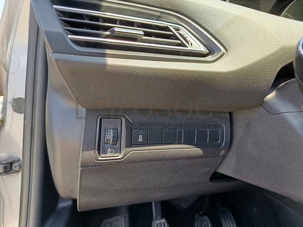 Peugeot 308 · Ano 2014