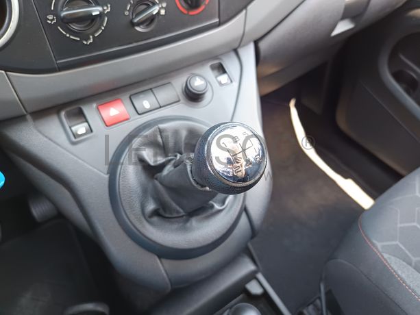 Peugeot Partner · Ano 2018