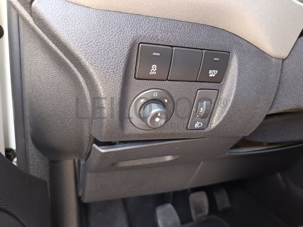 Peugeot Partner · Ano 2018